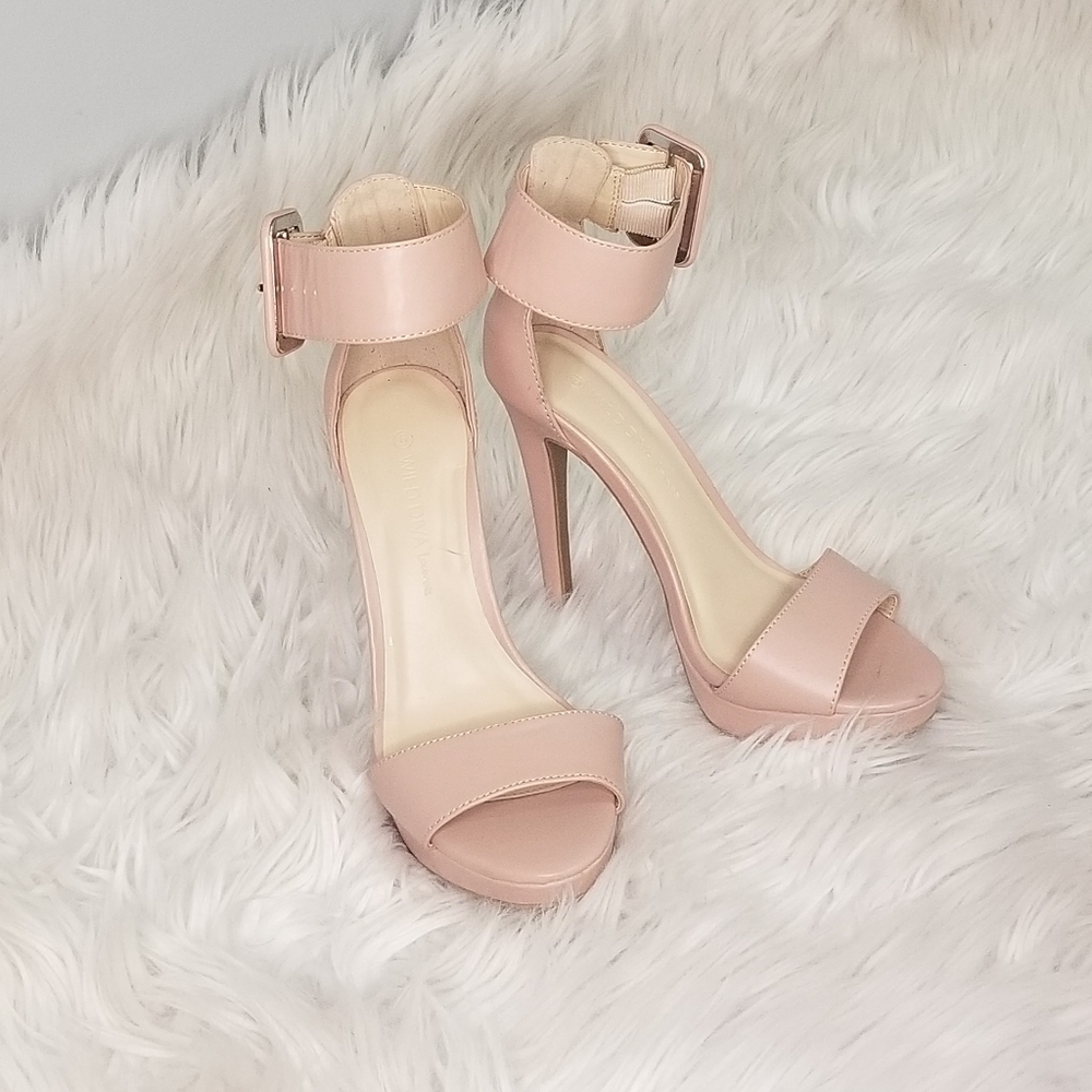 Wild Diva Lounge pink heels size 6